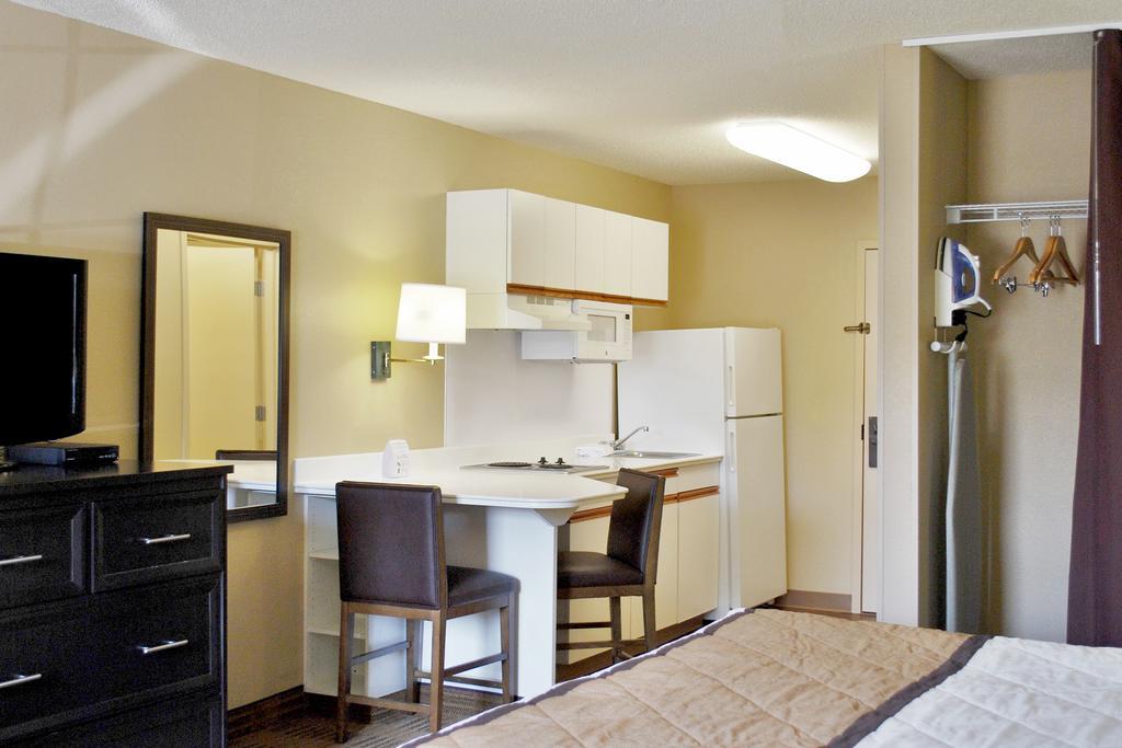 Extended Stay America Suites - St Louis - Westport - Central Мериленд Хайтс Екстериор снимка