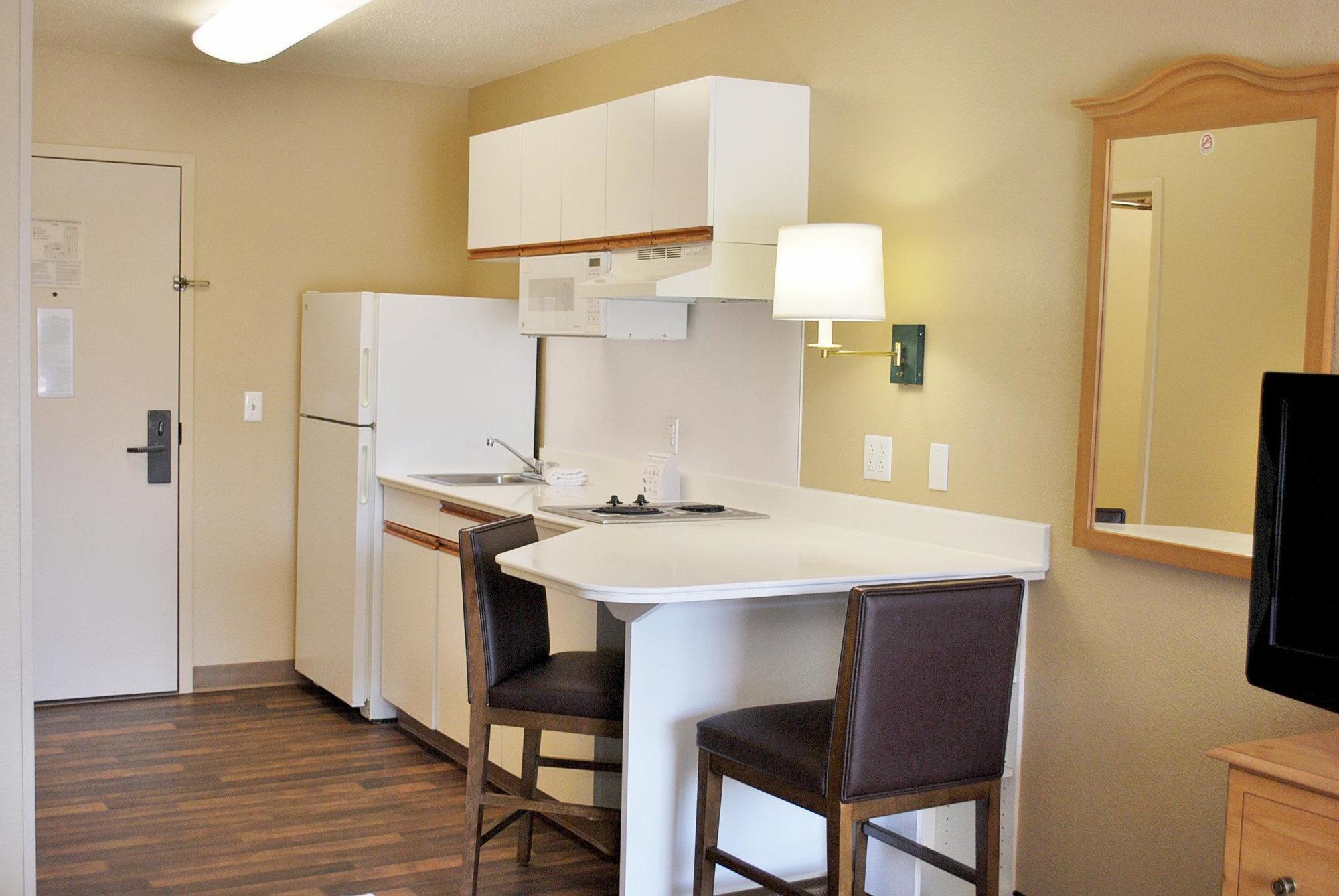 Extended Stay America Suites - St Louis - Westport - Central Мериленд Хайтс Екстериор снимка