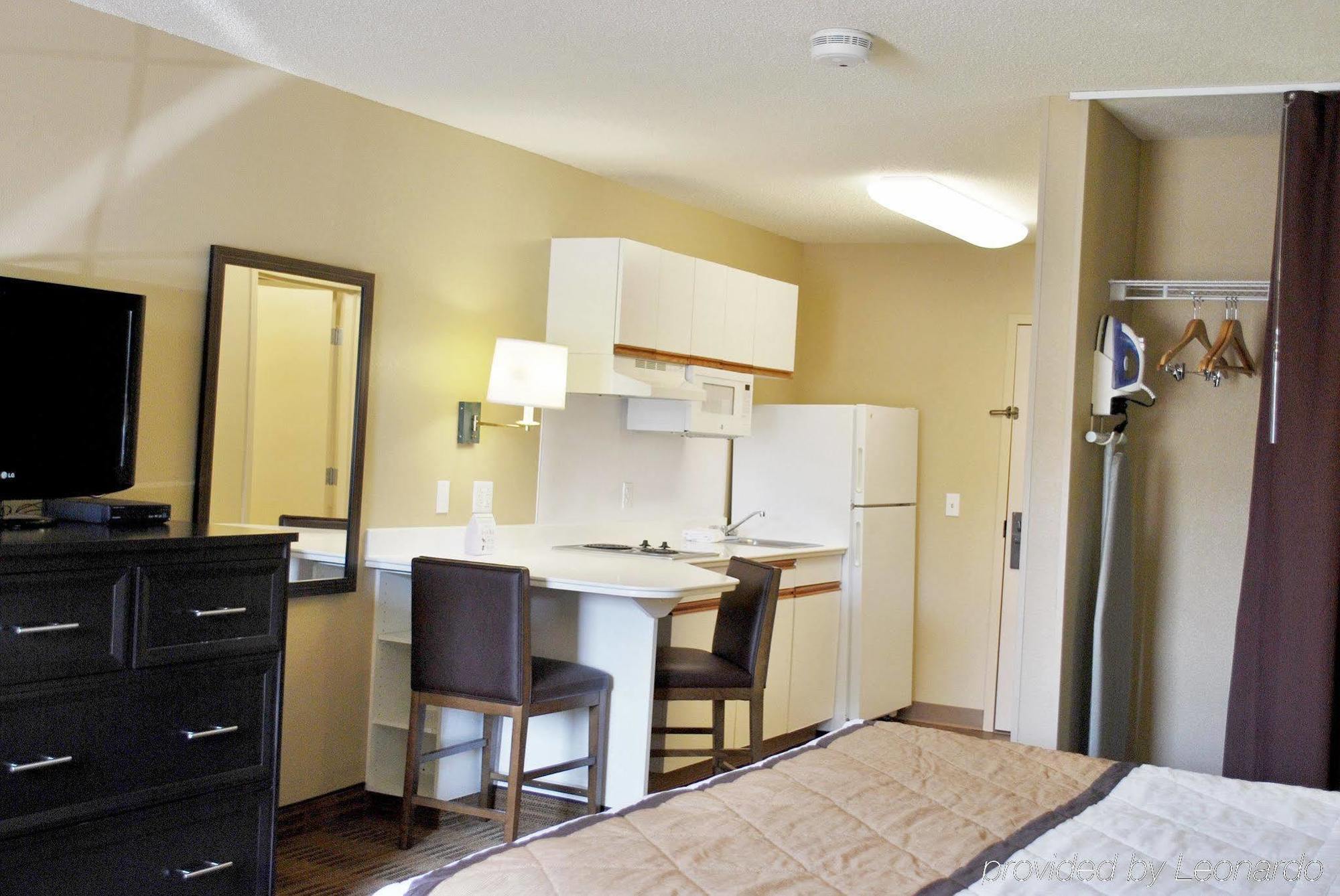 Extended Stay America Suites - St Louis - Westport - Central Мериленд Хайтс Екстериор снимка